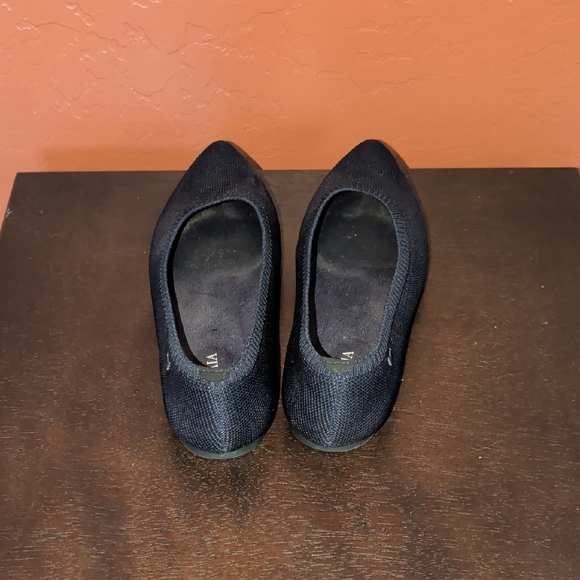 Vivaia Aria Navy Pointed Toe Ballet Flat Size 39.5/8.5 knit rubber outsole - Picture 5 of 7